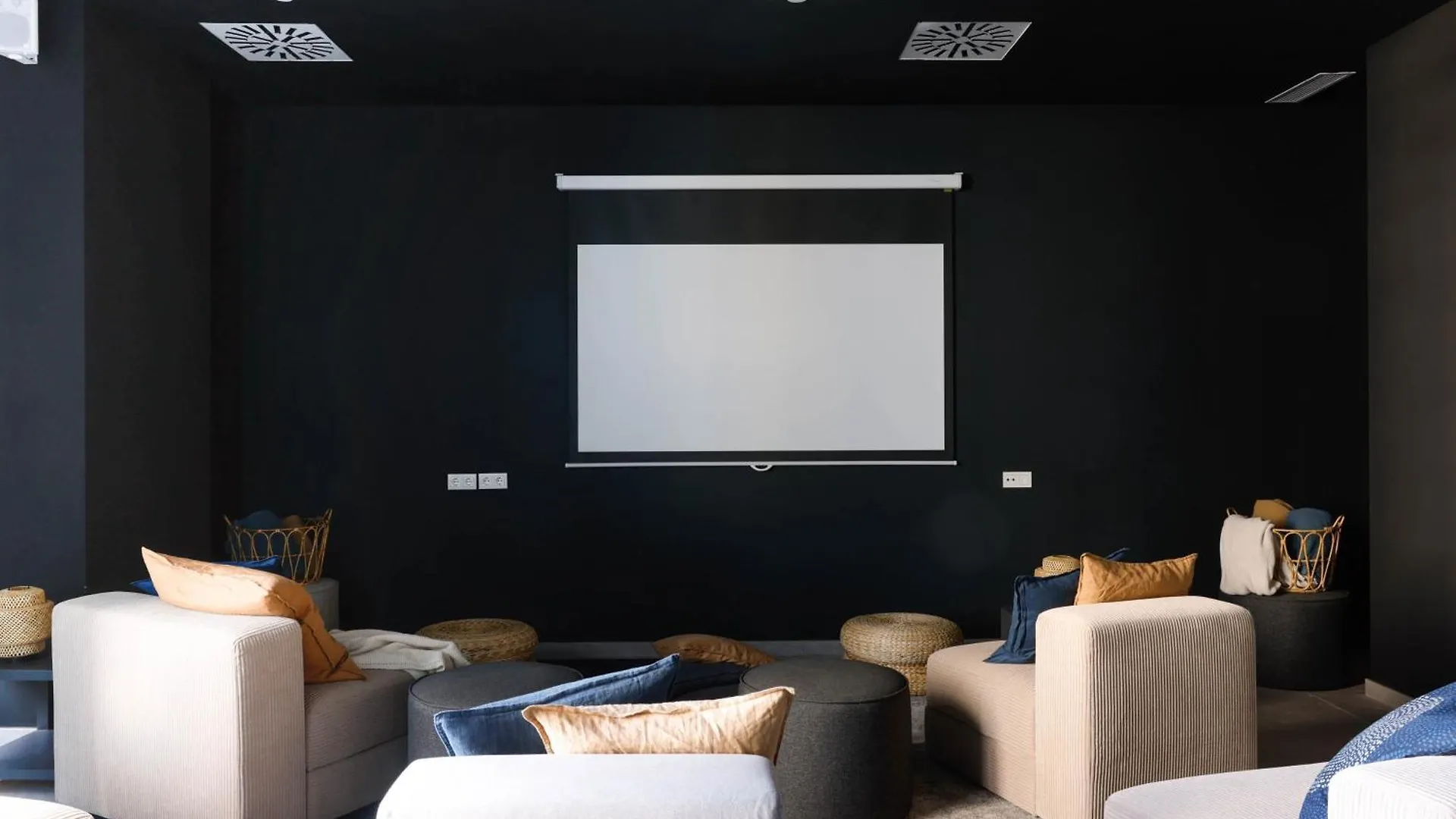Urban Sky Serviced Apartments By P&O 26H Malaga 0*,  Spain