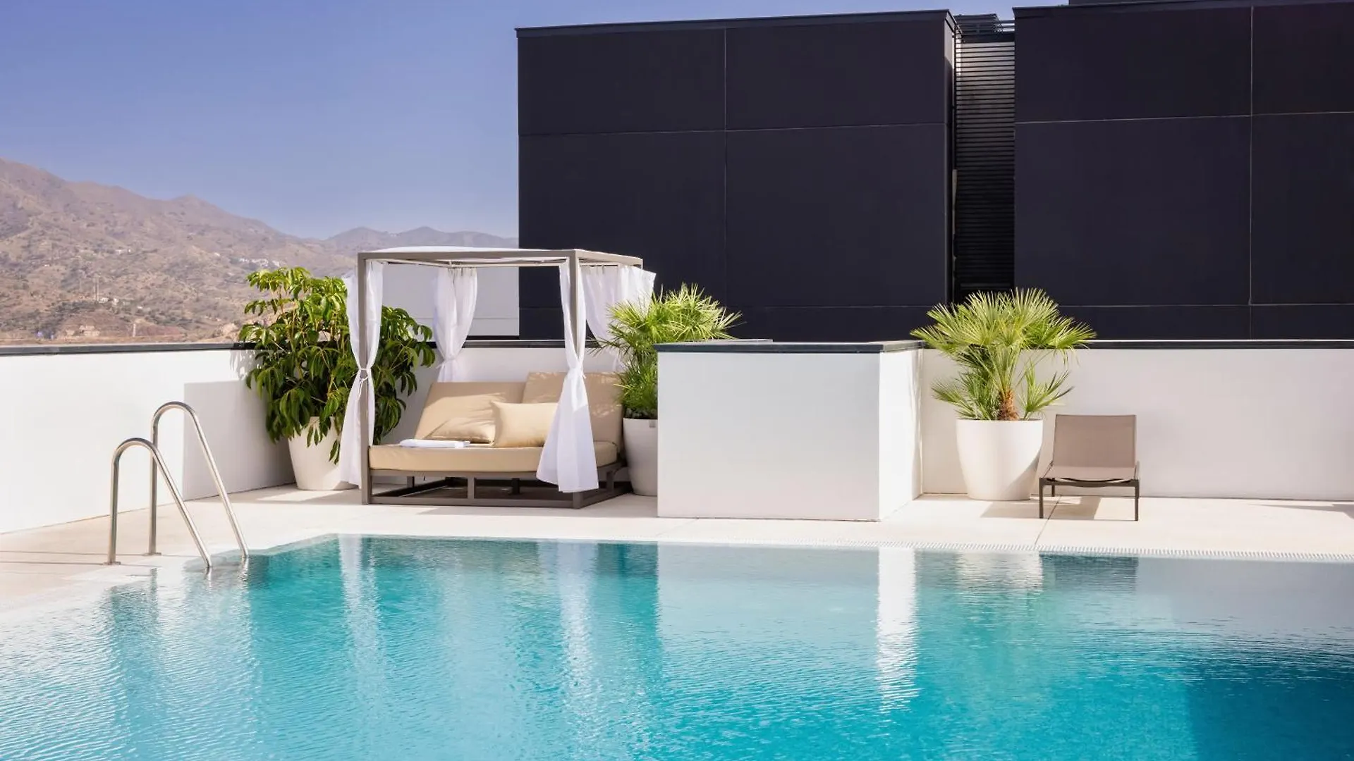 Urban Sky Serviced Apartments By P&O 26H Malaga Spain